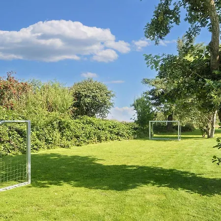 Nyaraló 6 Person On A In *