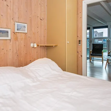 6 Person On A In * Hemmet