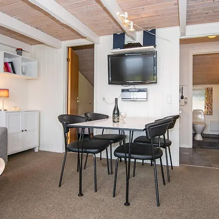 6 Person On A In Nyaraló Hemmet