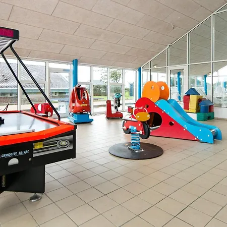 Nyaraló 6 Person On A In Hemmet