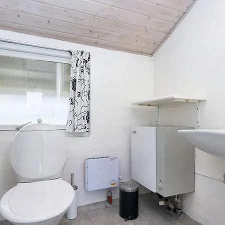 Nyaraló 6 Person On A In Hemmet