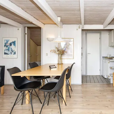 6 Person On A In * Hemmet