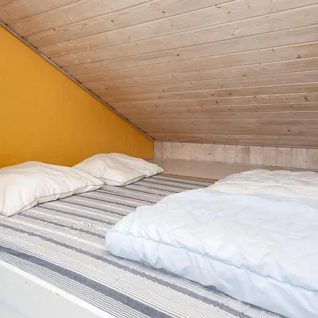 6 Person On A In Nyaraló Hemmet