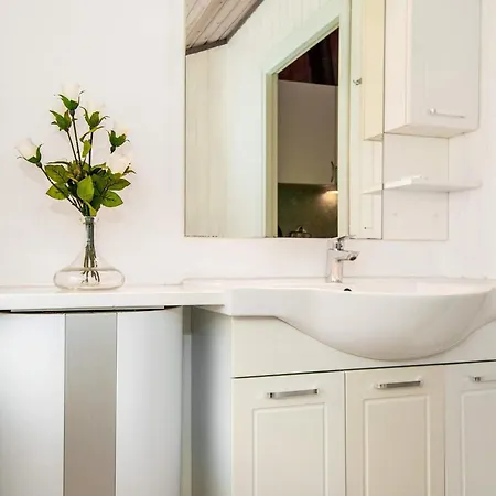 Nyaraló 6 Person On A In Hemmet